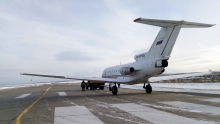 Як-40 в последний раз едет по взлетной полосе в а/п Черемшанка